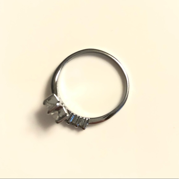 Silver Ring - Picture 2 of 3